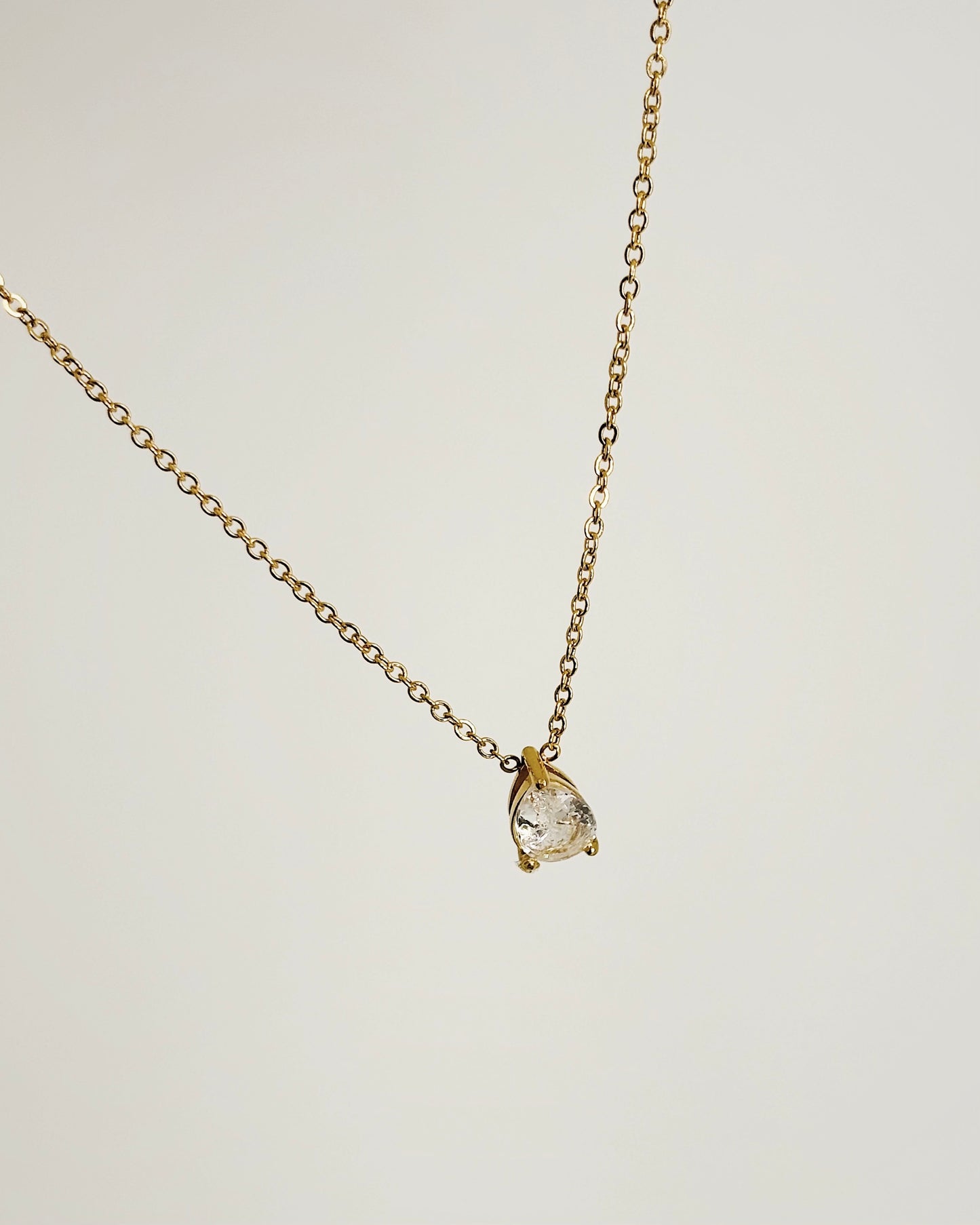 Necklace | Dainty Waterdrop Elegance